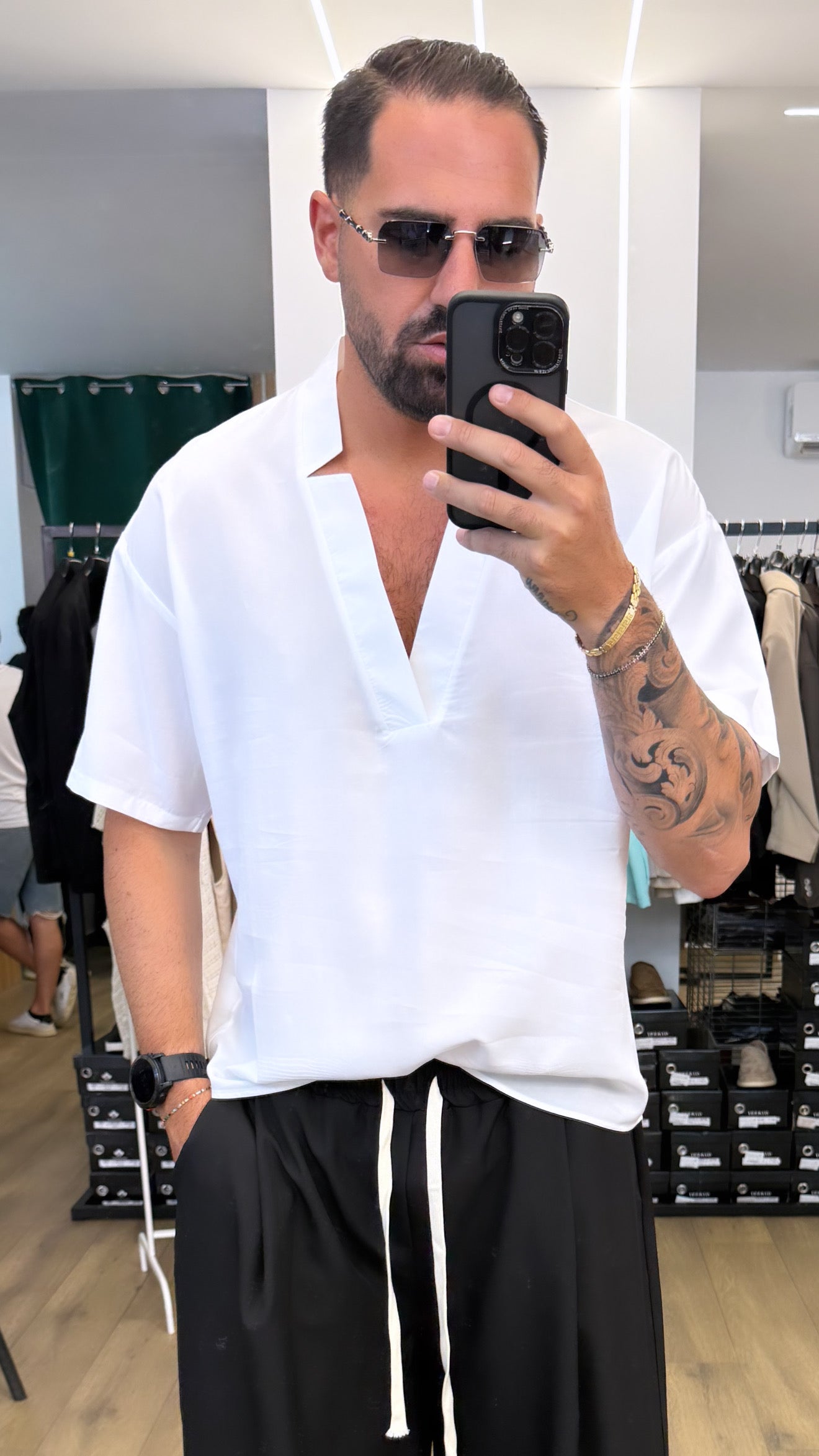 CAMICIA SCOLLO A V