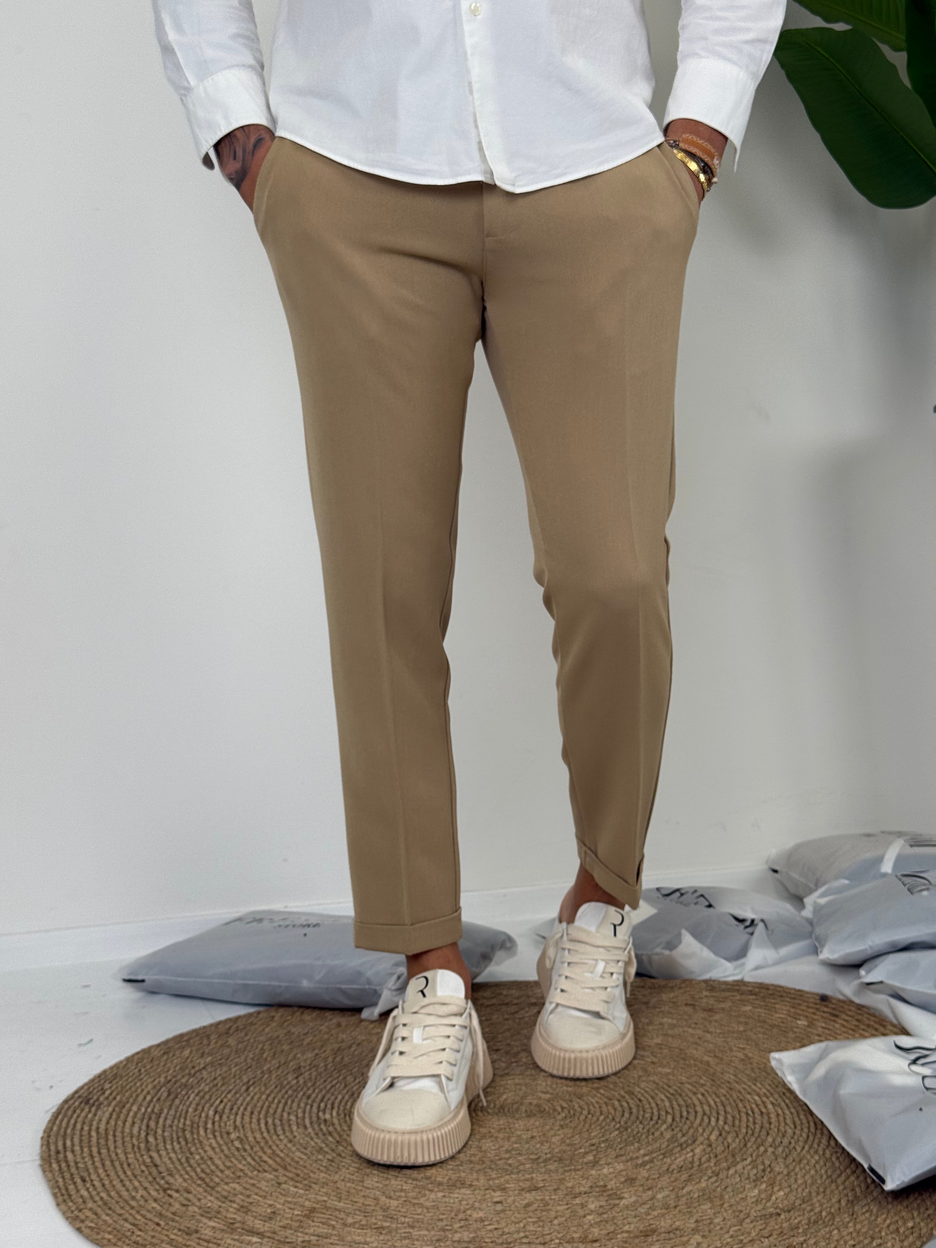 PANTALONE CON RISVOLTINO