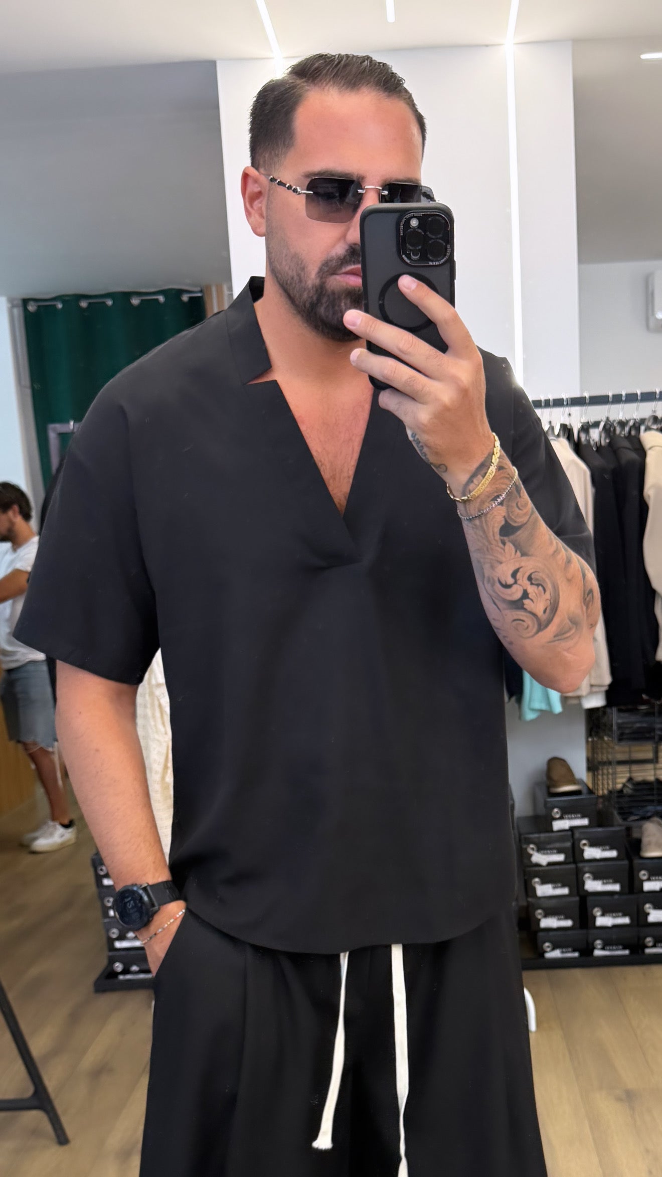 CAMICIA SCOLLO A V