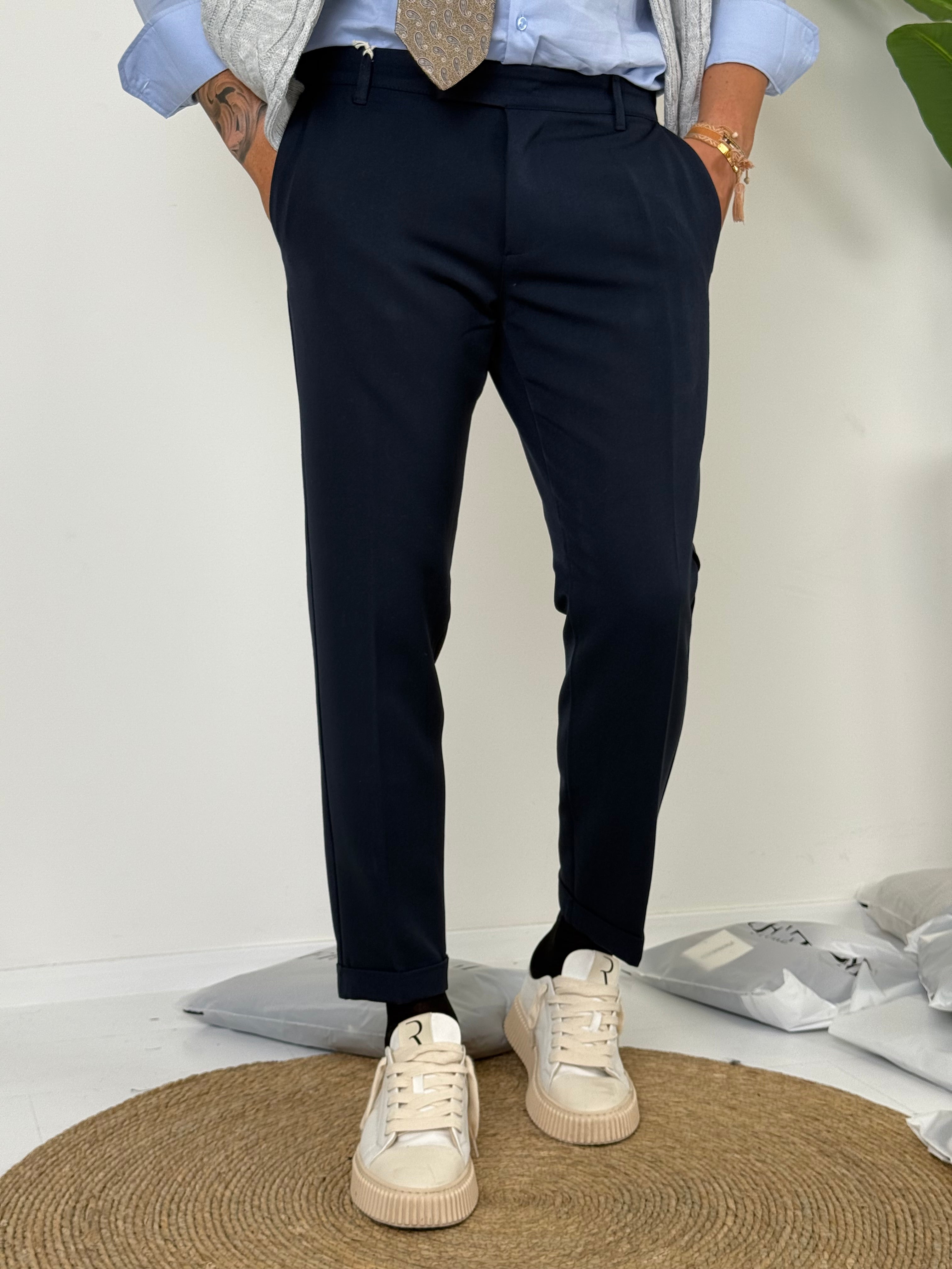 PANTALONE CON RISVOLTINO