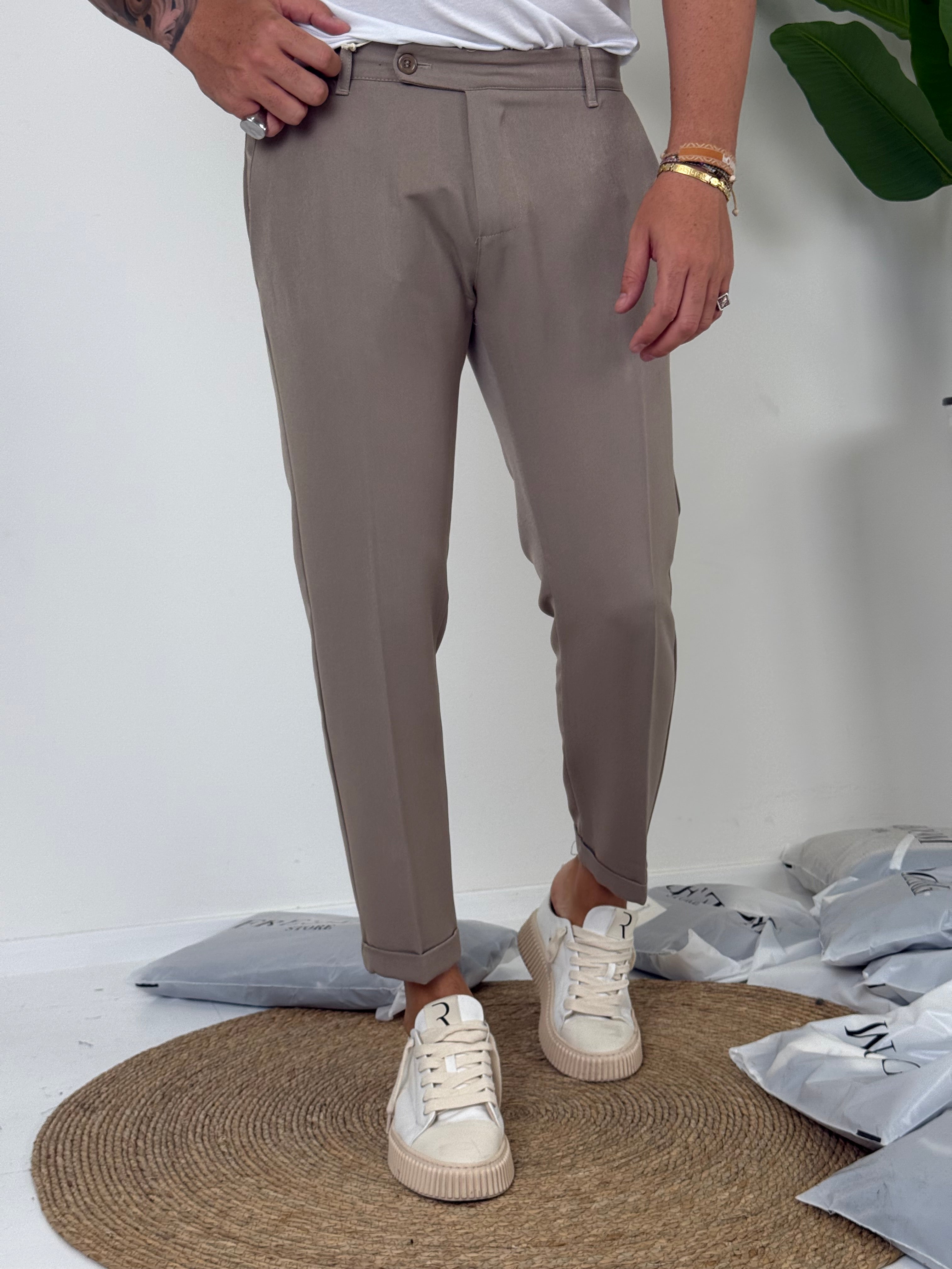 PANTALONE CON RISVOLTINO